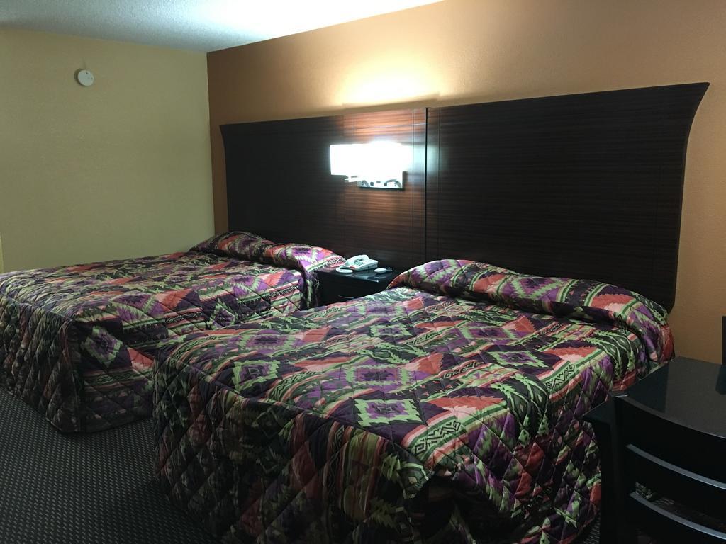 Redwood Inn - White Hall Екстериор снимка