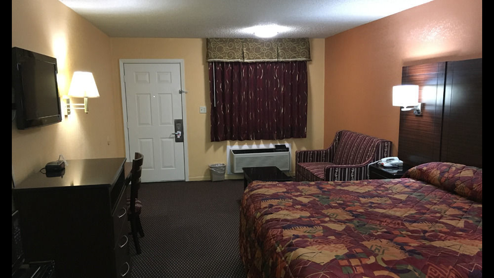 Redwood Inn - White Hall Екстериор снимка
