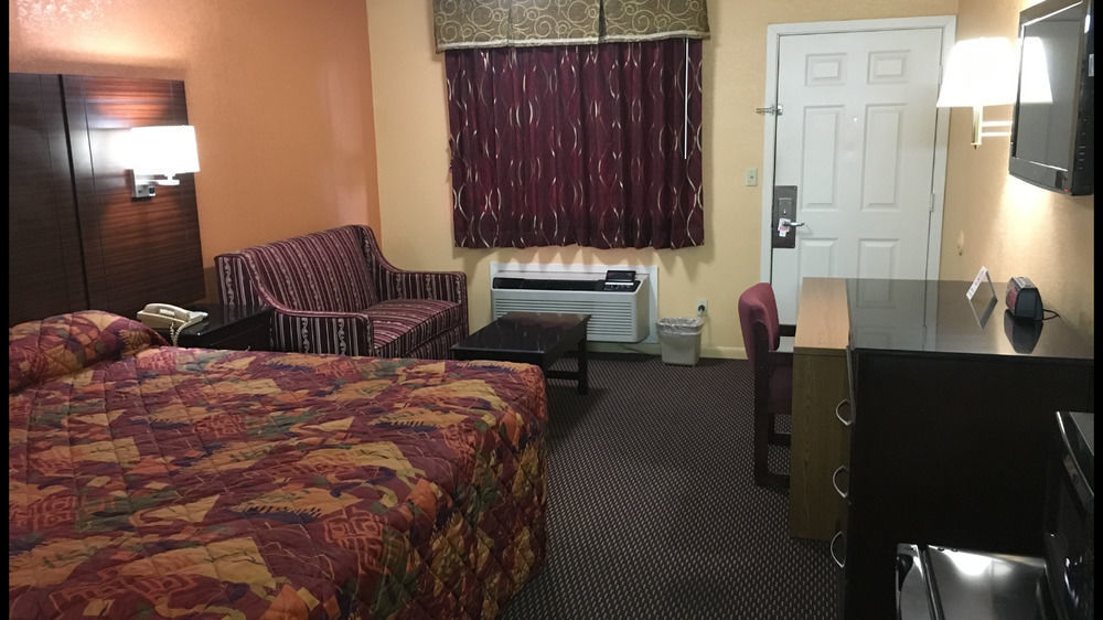 Redwood Inn - White Hall Екстериор снимка