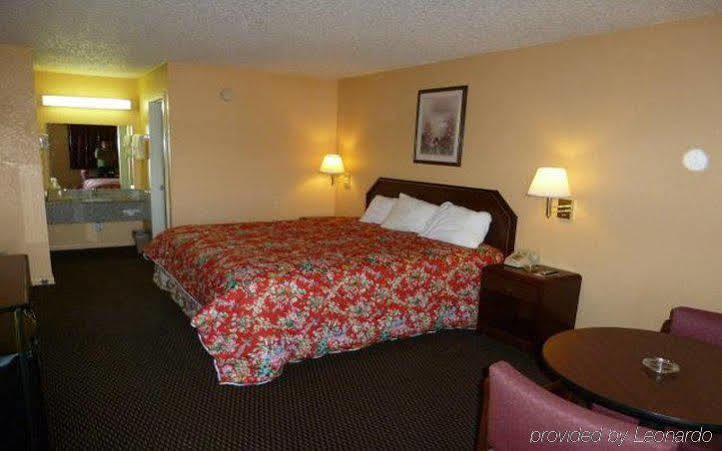Redwood Inn - White Hall Екстериор снимка