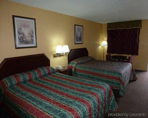 Redwood Inn - White Hall Екстериор снимка