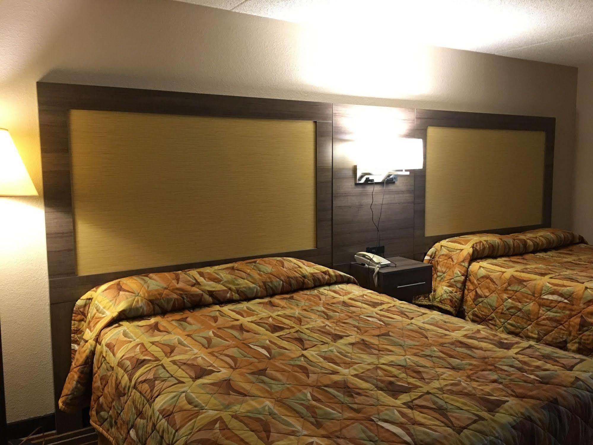 Redwood Inn - White Hall Екстериор снимка